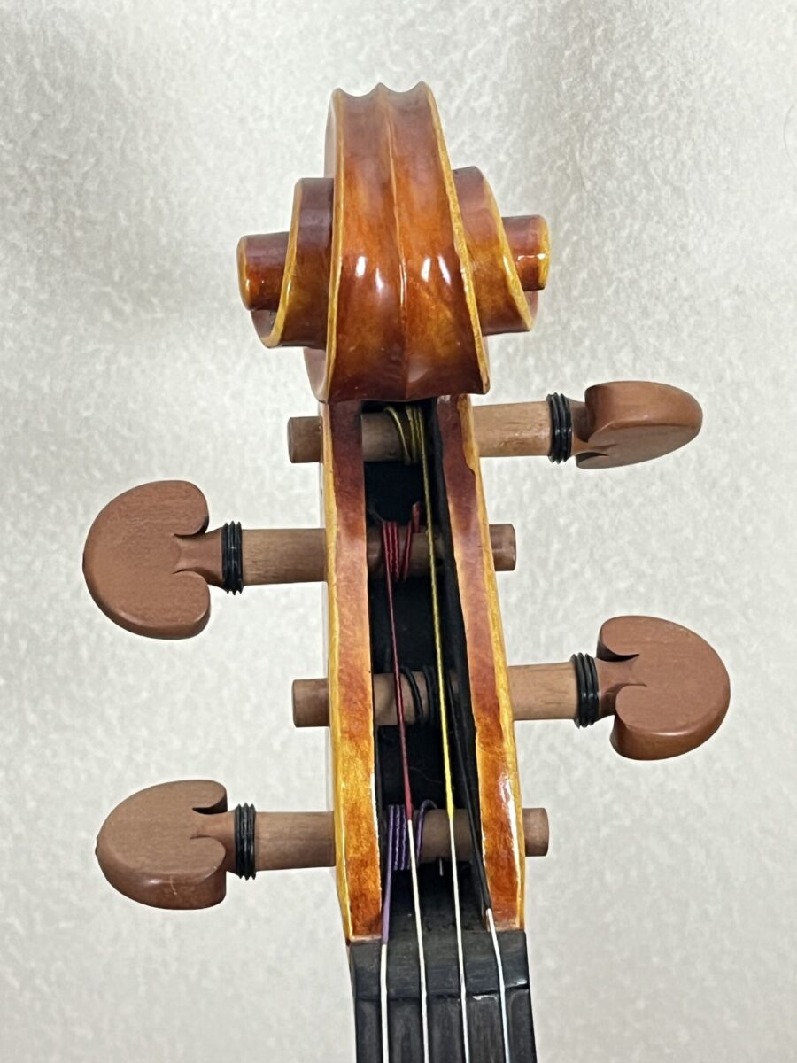 Viola s-1349 scroll