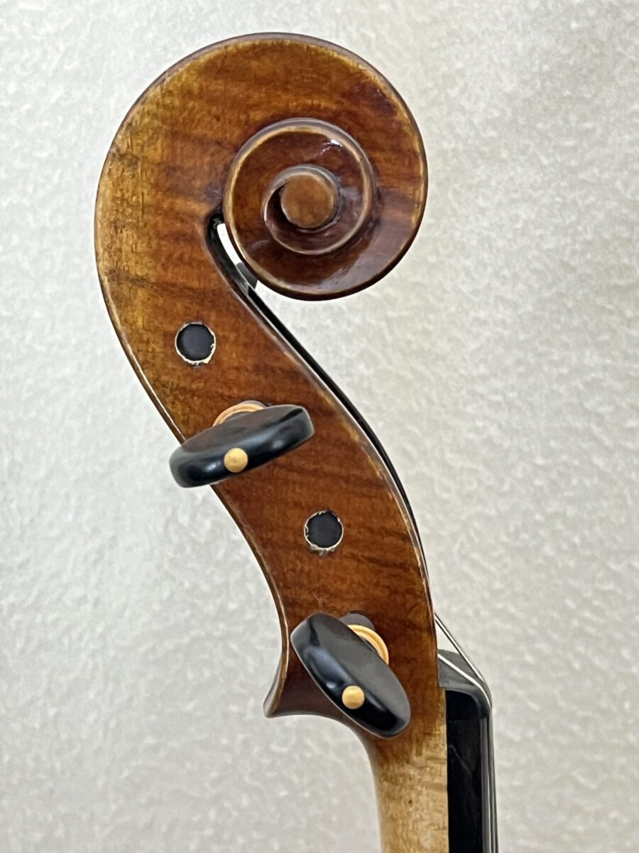 Viola s-2715 scroll side