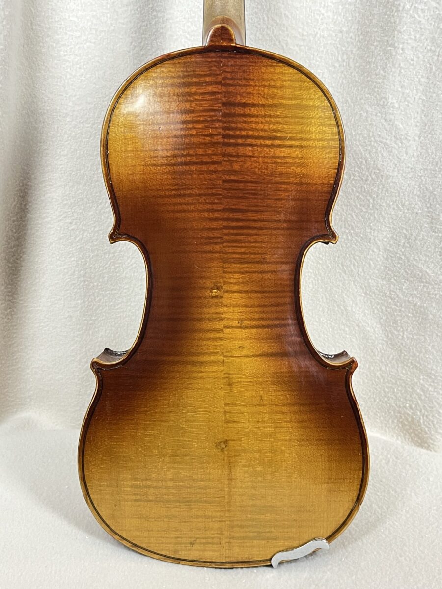 Violin s-2570 back