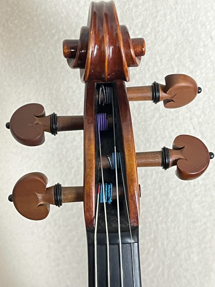 Violin s- 3538 scroll