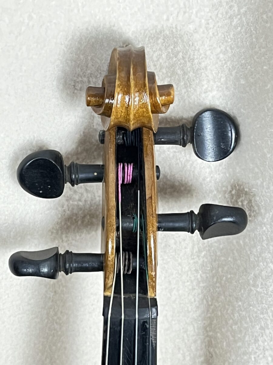 Violin s-3545 scroll