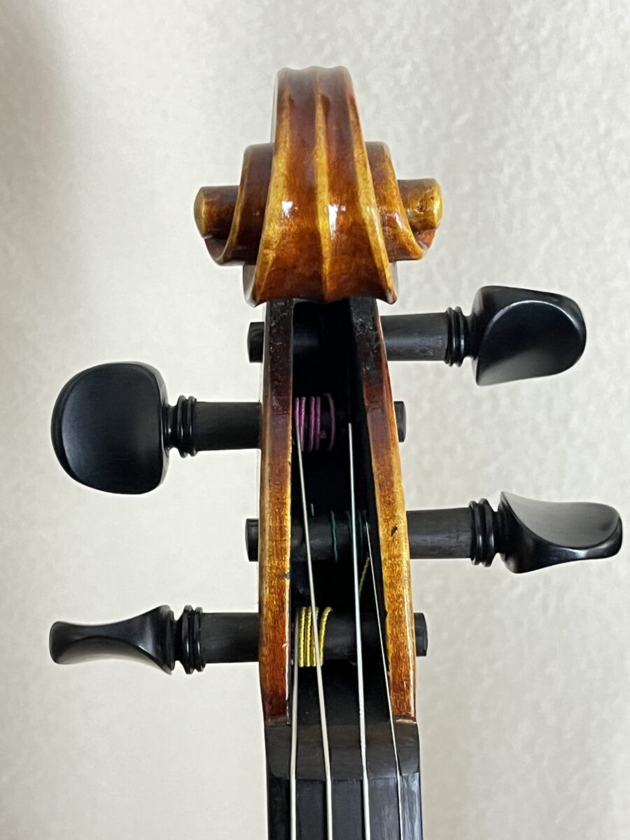 Violin s-3755 scroll