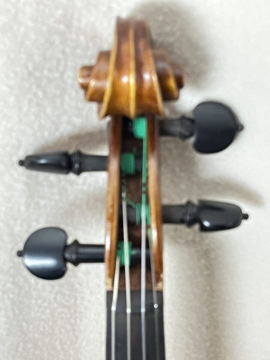 Violin s-3918 scroll