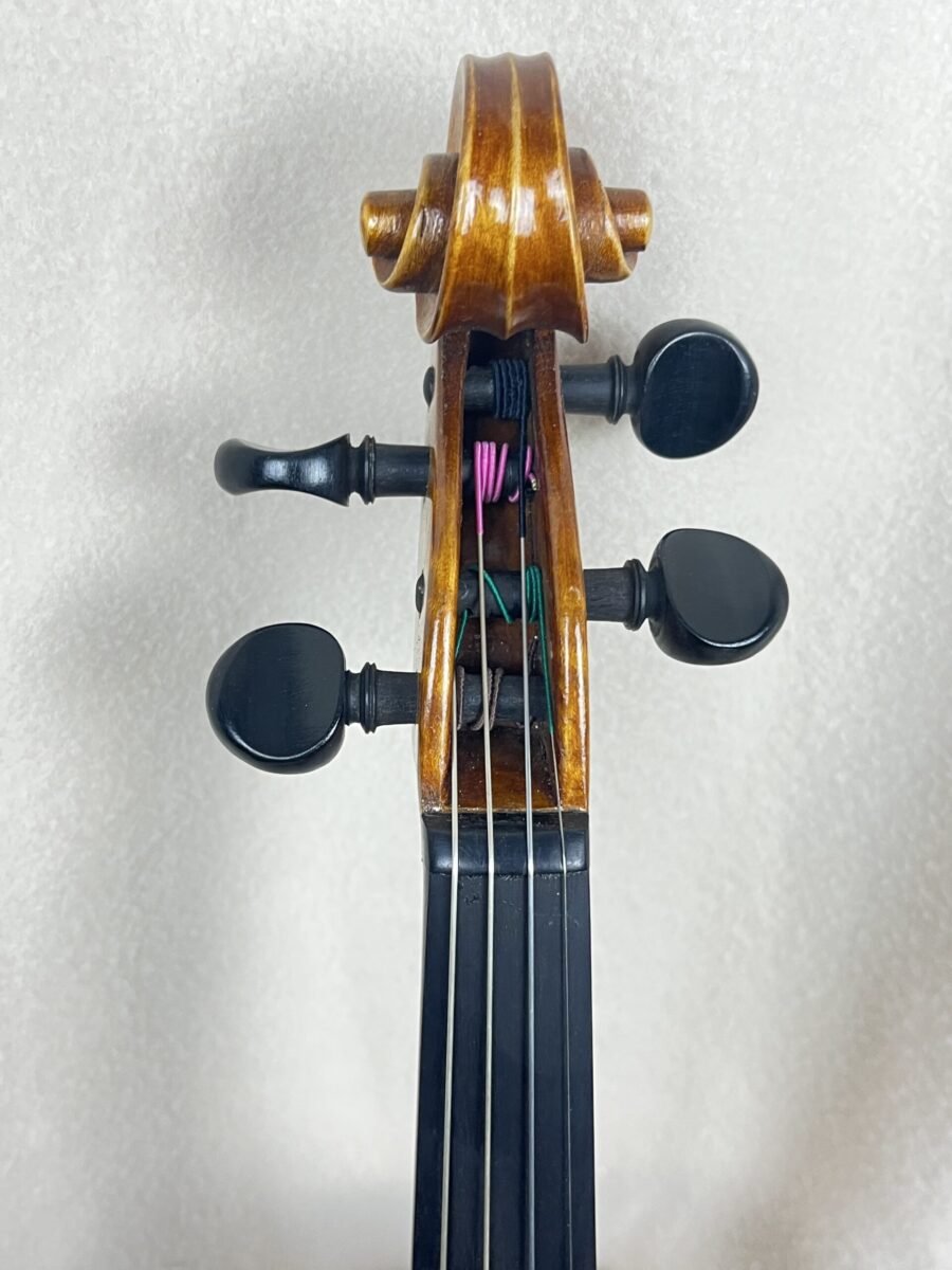 Violin s-4062 scroll (2)