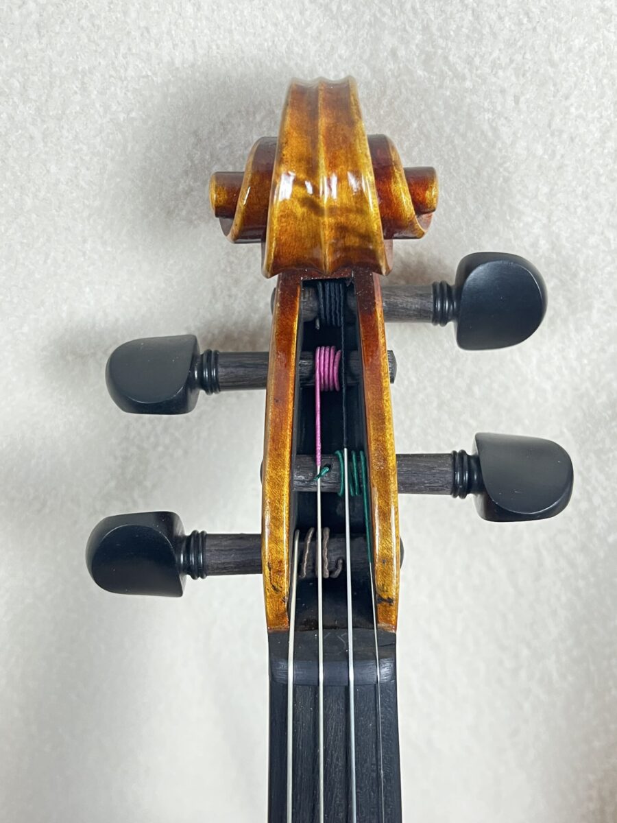 Violin s-4116 scroll