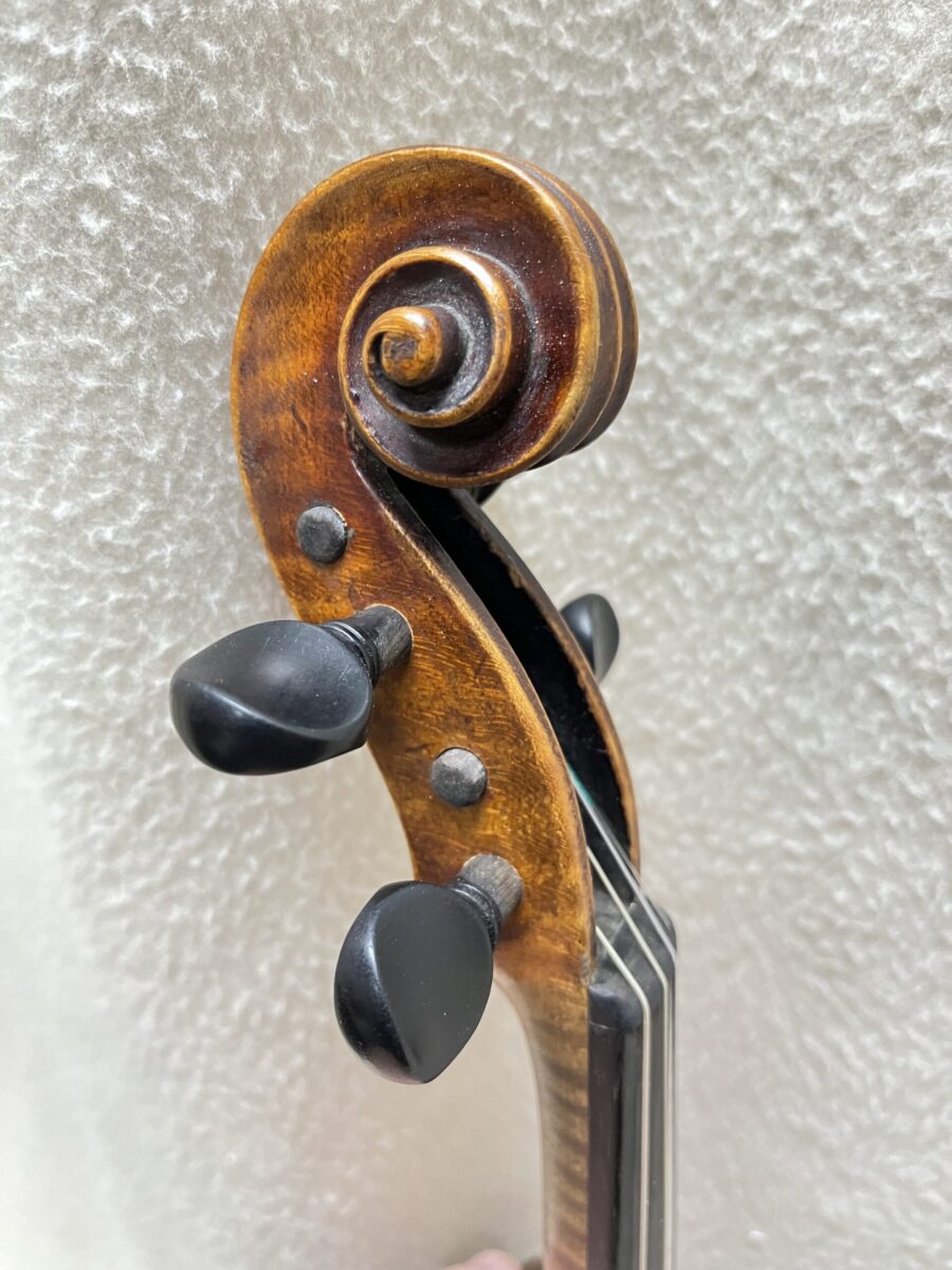 Violin s-4123 scroll