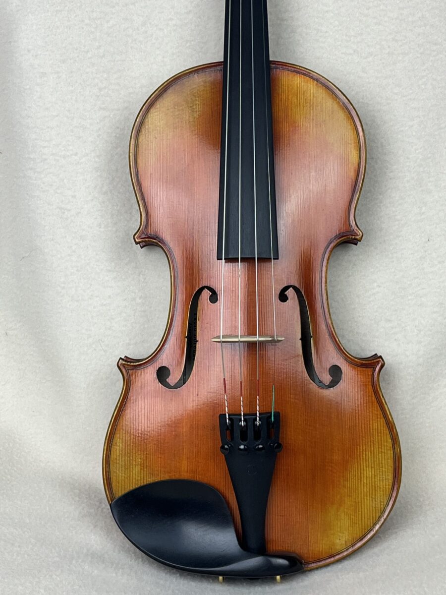 Violin S-4138 close front