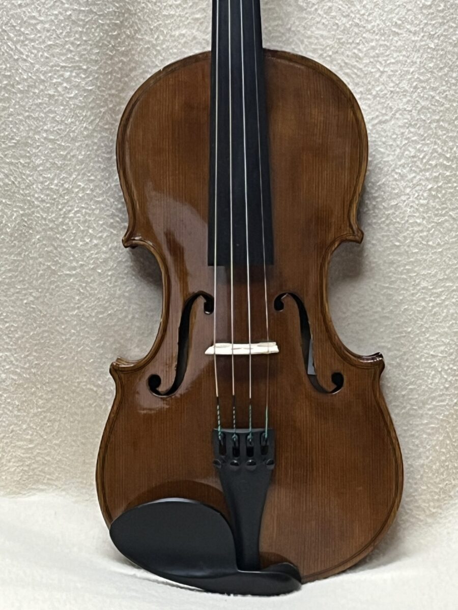 Violin s-3914 front