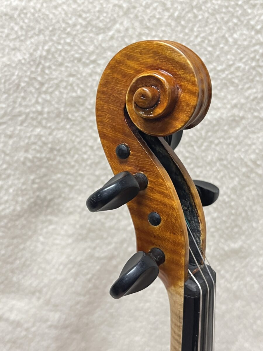 Violin s-4080 scroll