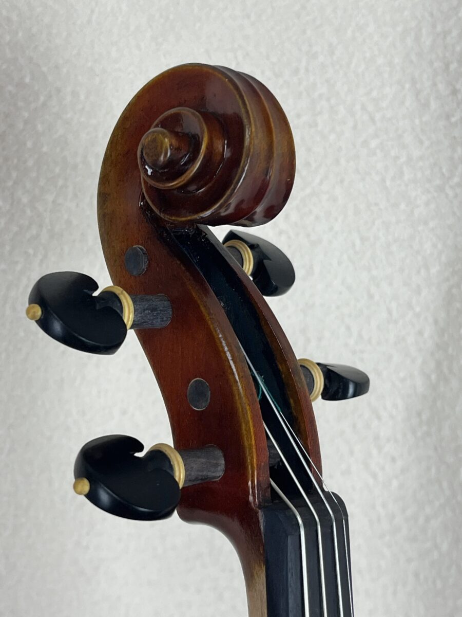 Violin s-4195 scroll