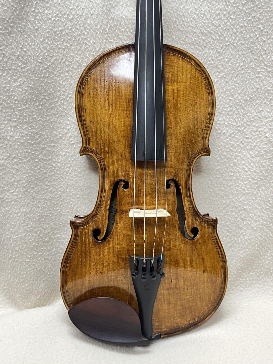 Violin s-4124 Close front