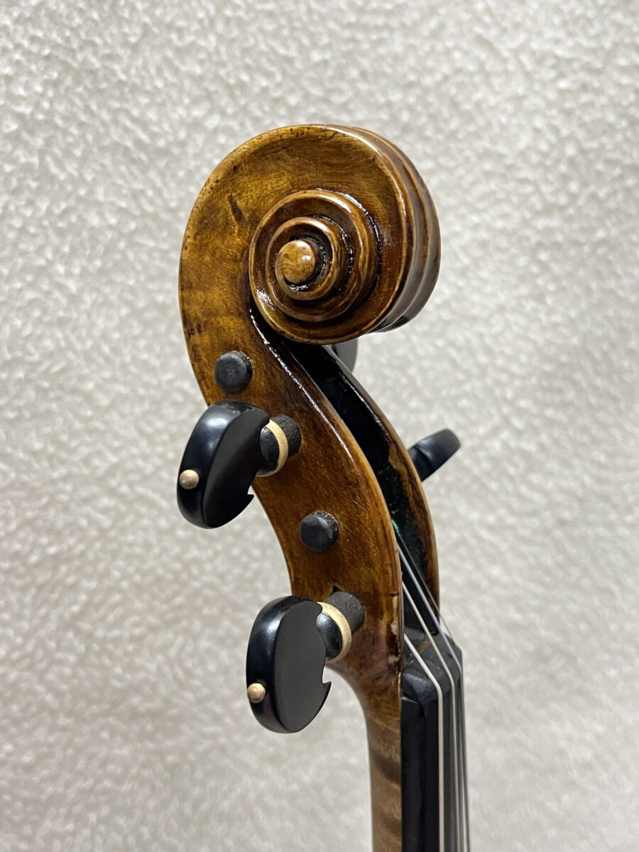Violin s-4124 scroll 2