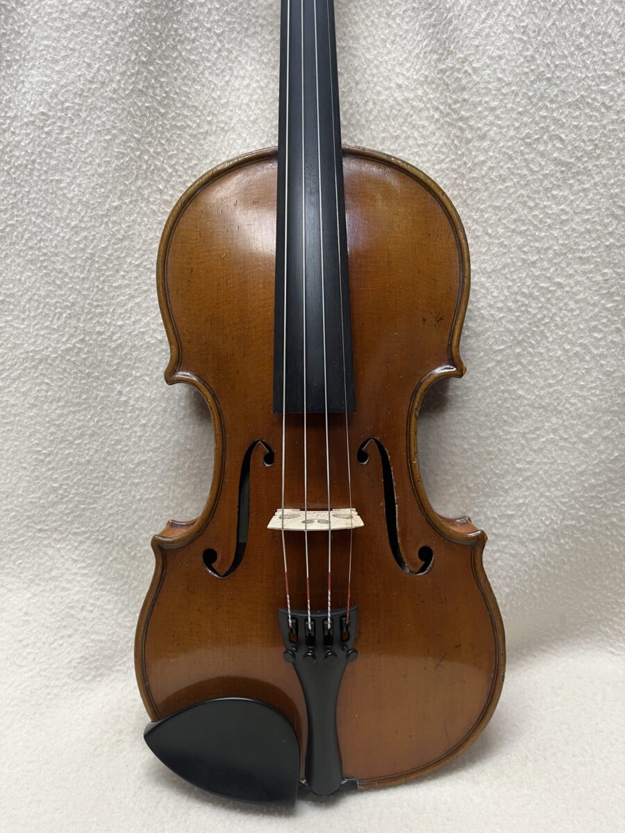 Violin s-4221 front close