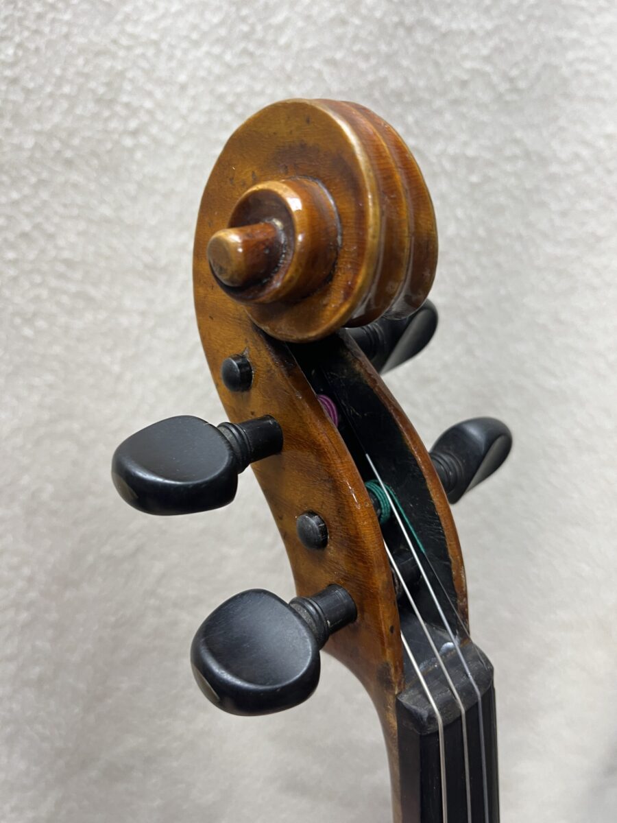Violin s-4221 scroll