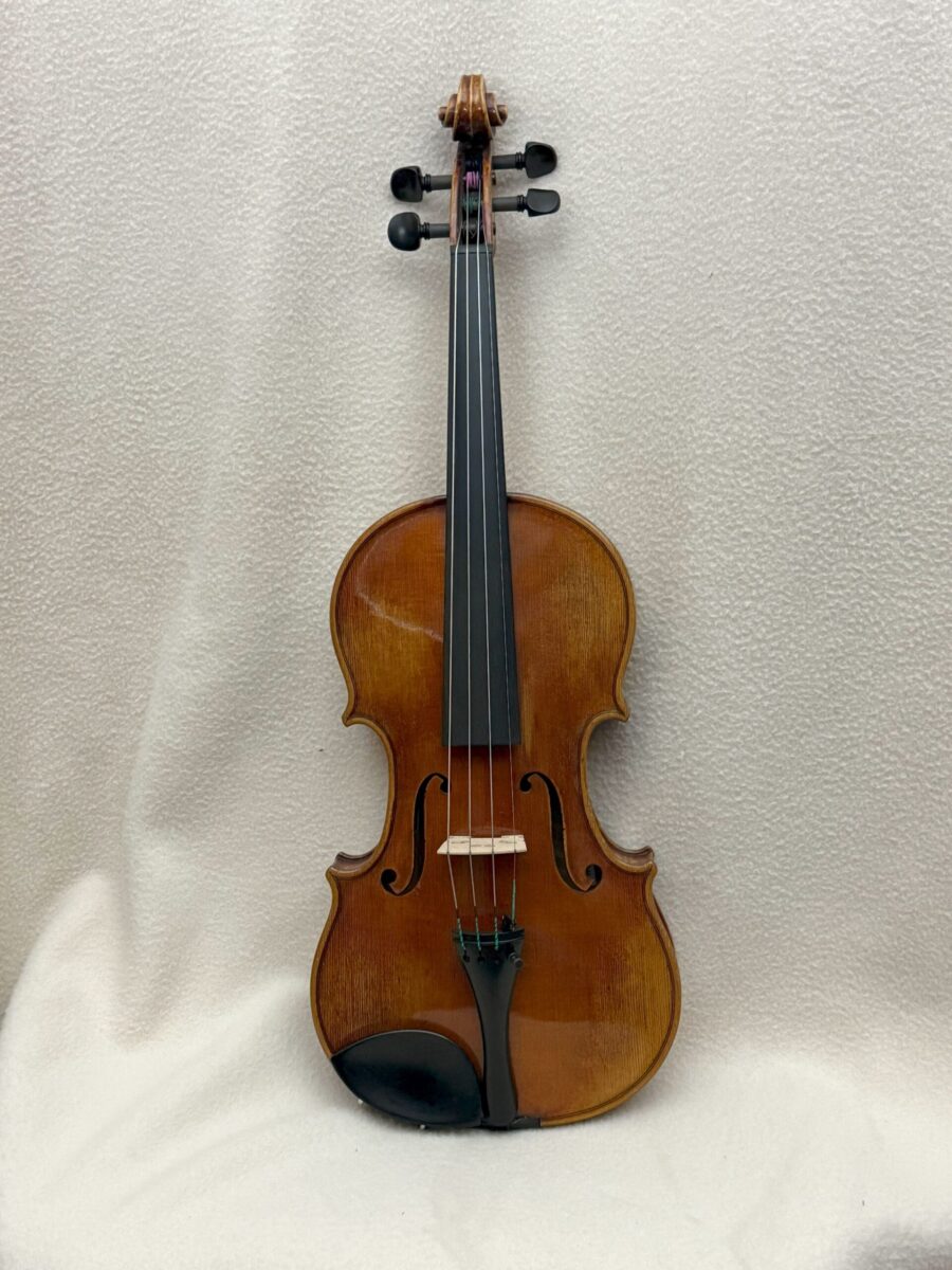 Violin C-0046 front